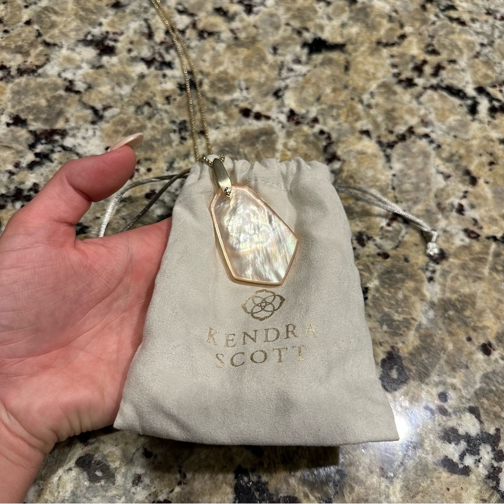 Kendra Scott Necklace
